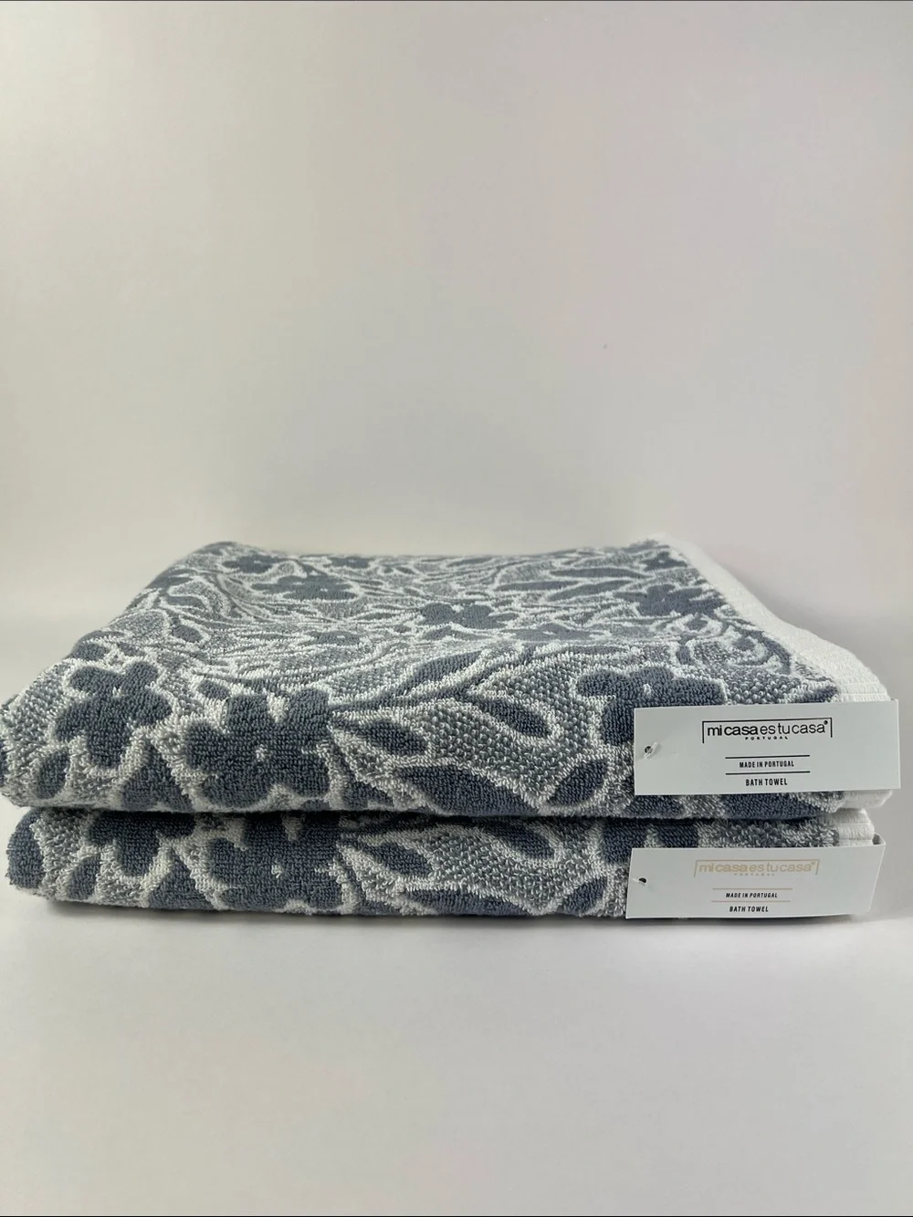 Mi Casa es Tu Casa Bath Towels Blue White Floral Print Cotton Portugal 2 Pc  NWT